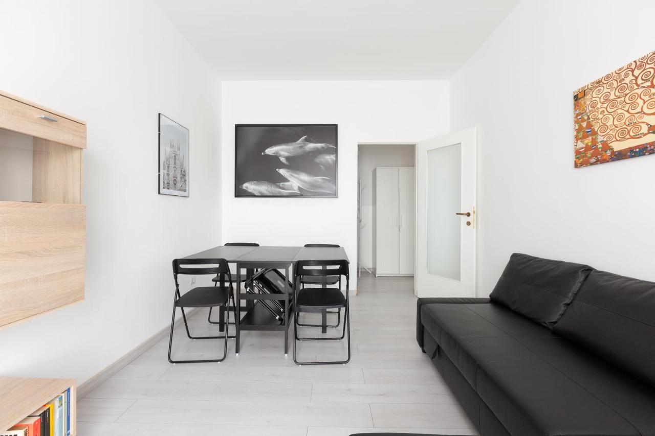 Apartment With Balcony -Bisceglie Red Line Subway Milano Dış mekan fotoğraf
